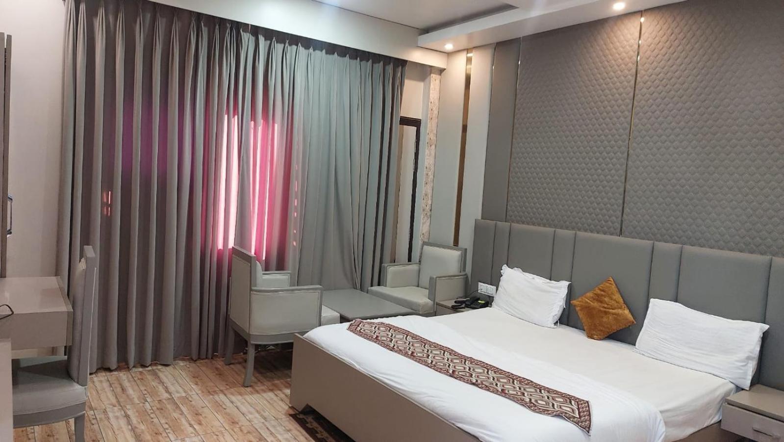 Hotel Rajshree Tanakpur Exterior photo